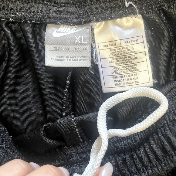 Nike basketball shorts - Picture 2 of 2